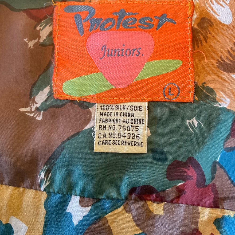 Vintage Protest Juniors Silk Shirt | Large colorful silky soft button down - Picture 6 of 8